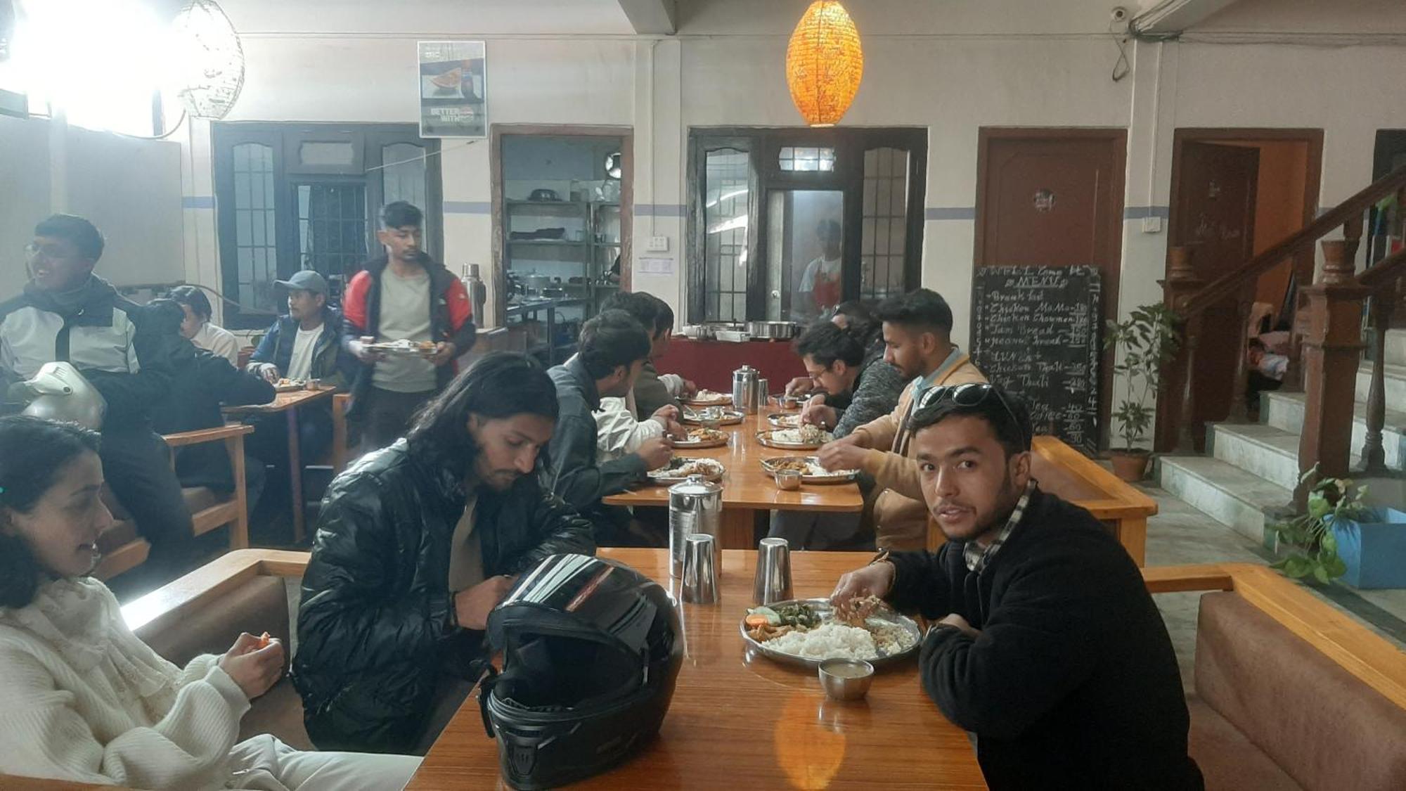 Hotel Lake N Yeti Pokhara Buitenkant foto